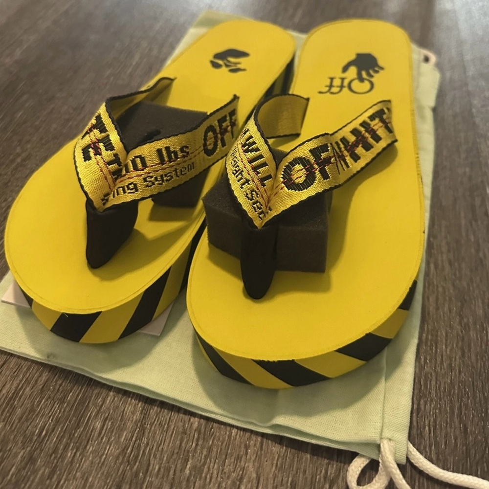Off-White Yellow and Black Industrial Flip Flops 10.5 Brand New